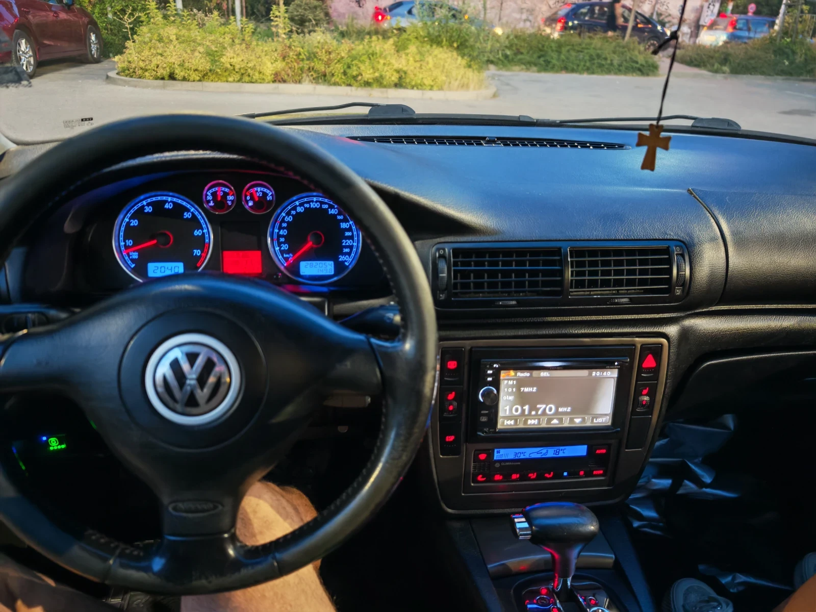 VW Passat, снимка 6 - Автомобили и джипове - 55754551