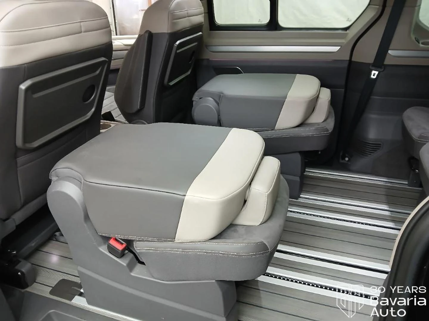 VW Multivan long Style DSG Easy Open Basic, снимка 8 - Автомобили и джипове - 55974087