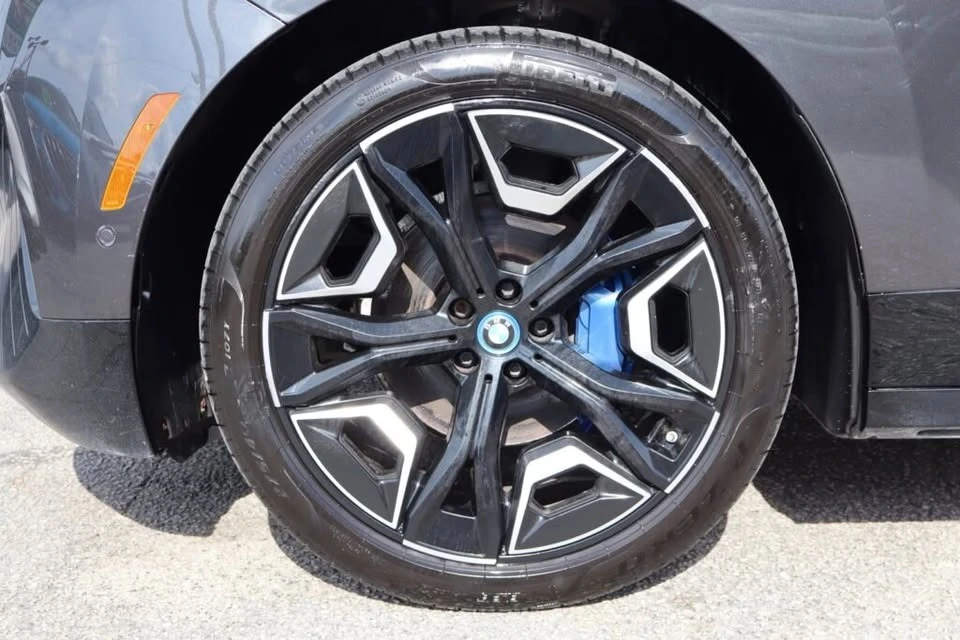 BMW iX / 50 / MASSAGE / LASER / HARMAN / SOFT CLOSE, снимка 5 - Автомобили и джипове - 56162125