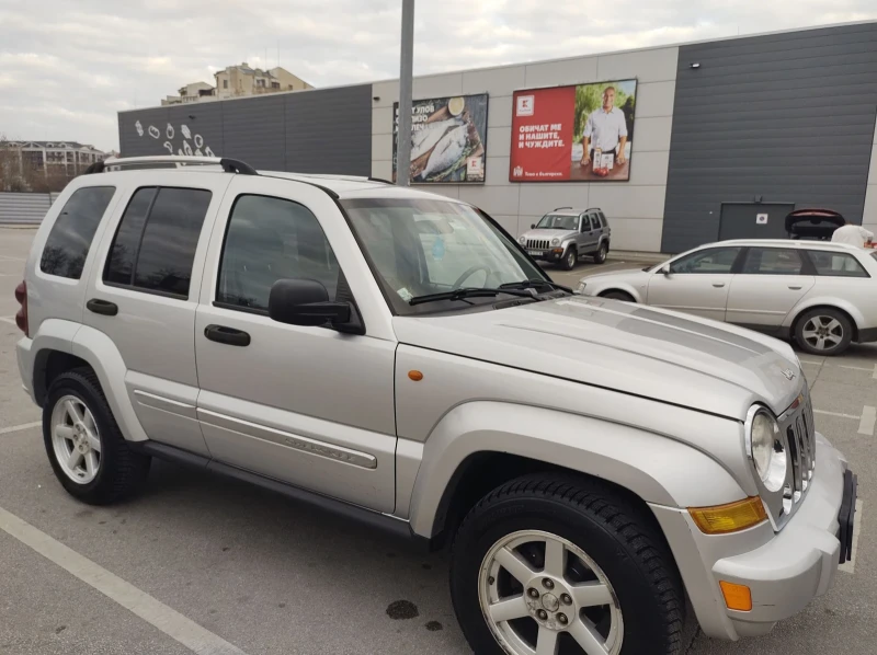 Jeep Cherokee, снимка 9 - Автомобили и джипове - 47790612