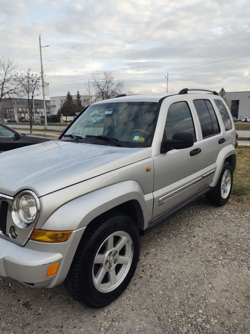 Jeep Cherokee, снимка 5 - Автомобили и джипове - 47790612