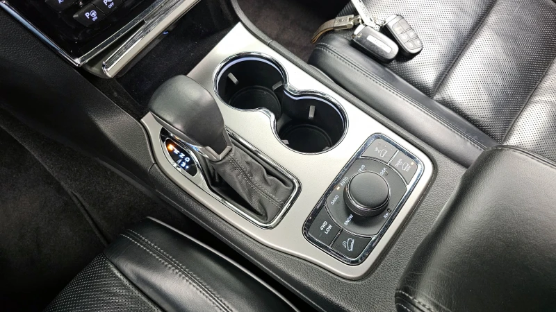 Jeep Grand cherokee 3.6 OVERLAND autogeorge.com, снимка 8 - Автомобили и джипове - 53084256