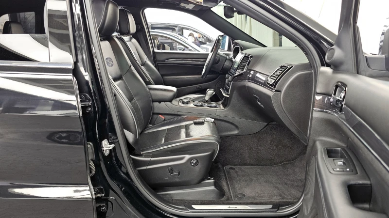 Jeep Grand cherokee 3.6 OVERLAND autogeorge.com, снимка 10 - Автомобили и джипове - 53084256