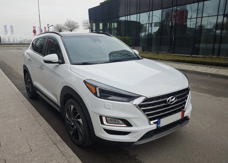 Hyundai Tucson 2.4 - всички екстри, снимка 5 - Автомобили и джипове - 53287888