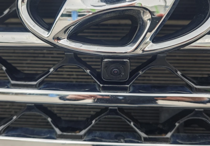 Hyundai Tucson 2.4 - всички екстри, снимка 8 - Автомобили и джипове - 53287888