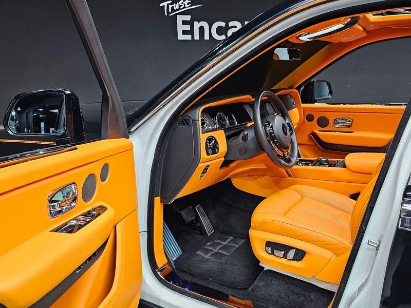 Rolls-Royce Cullinan КРАЙНА ЦЕНА: 283705 EUR, снимка 10 - Автомобили и джипове - 55966848