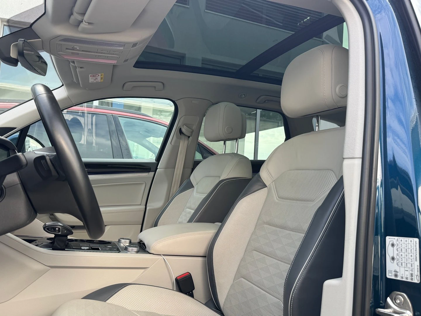 VW Touareg V6 TDI BMT 4MOTION - изображение 6
