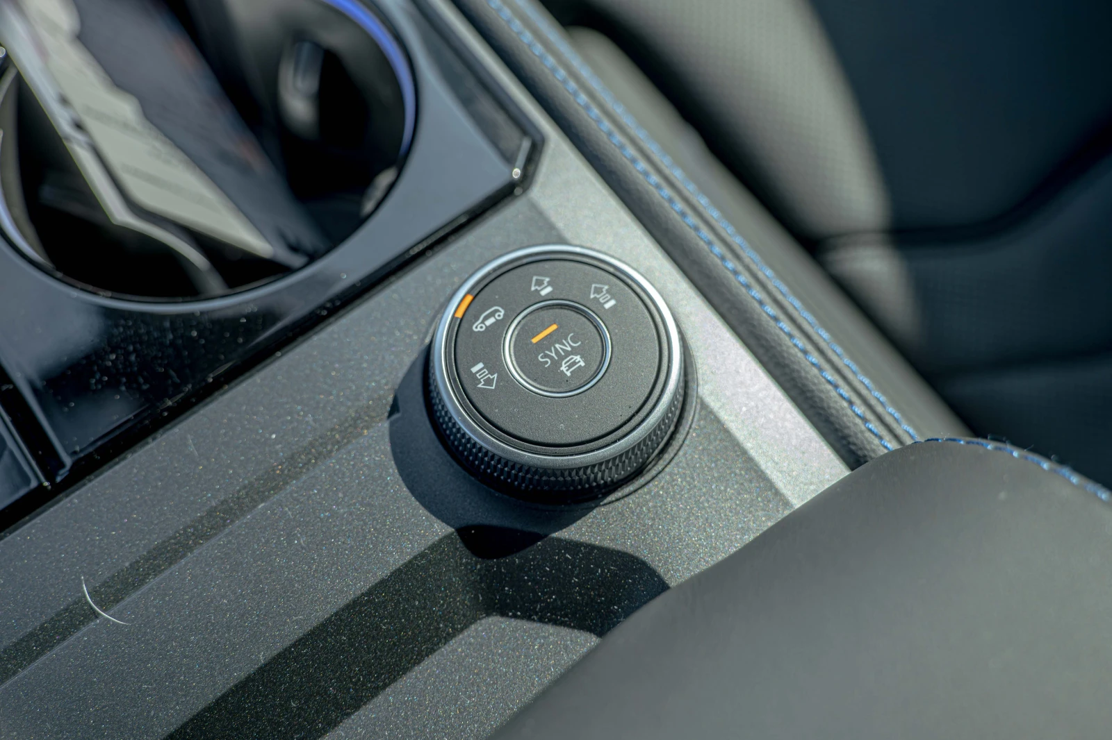 VW Touareg RLine/V6 eHybrid/dYnaudio/HuD/Камера 360/ACC, снимка 12 - Автомобили и джипове - 53723637