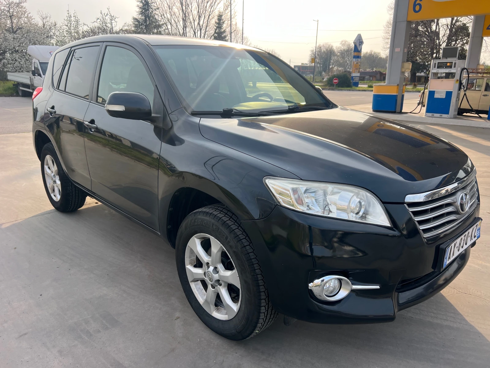 Toyota Rav4 2.2 D4D FACELIFT/4x4/CLIMA, снимка 8 - Автомобили и джипове - 53954393