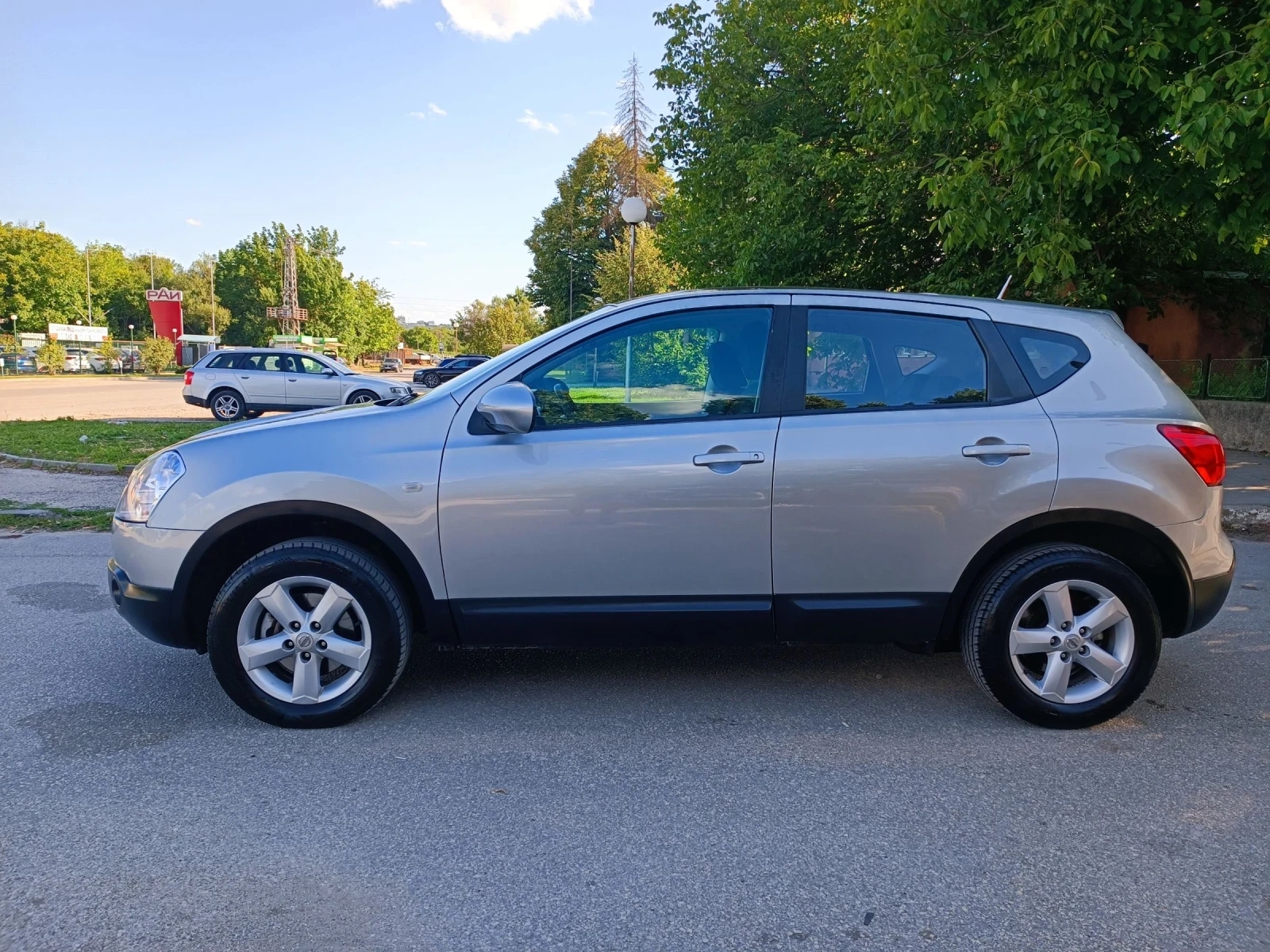 Nissan Qashqai 2.0i-141кс-ШВЕЙЦАРИЯ-РЪЧКА-6ск, снимка 6 - Автомобили и джипове - 55236758