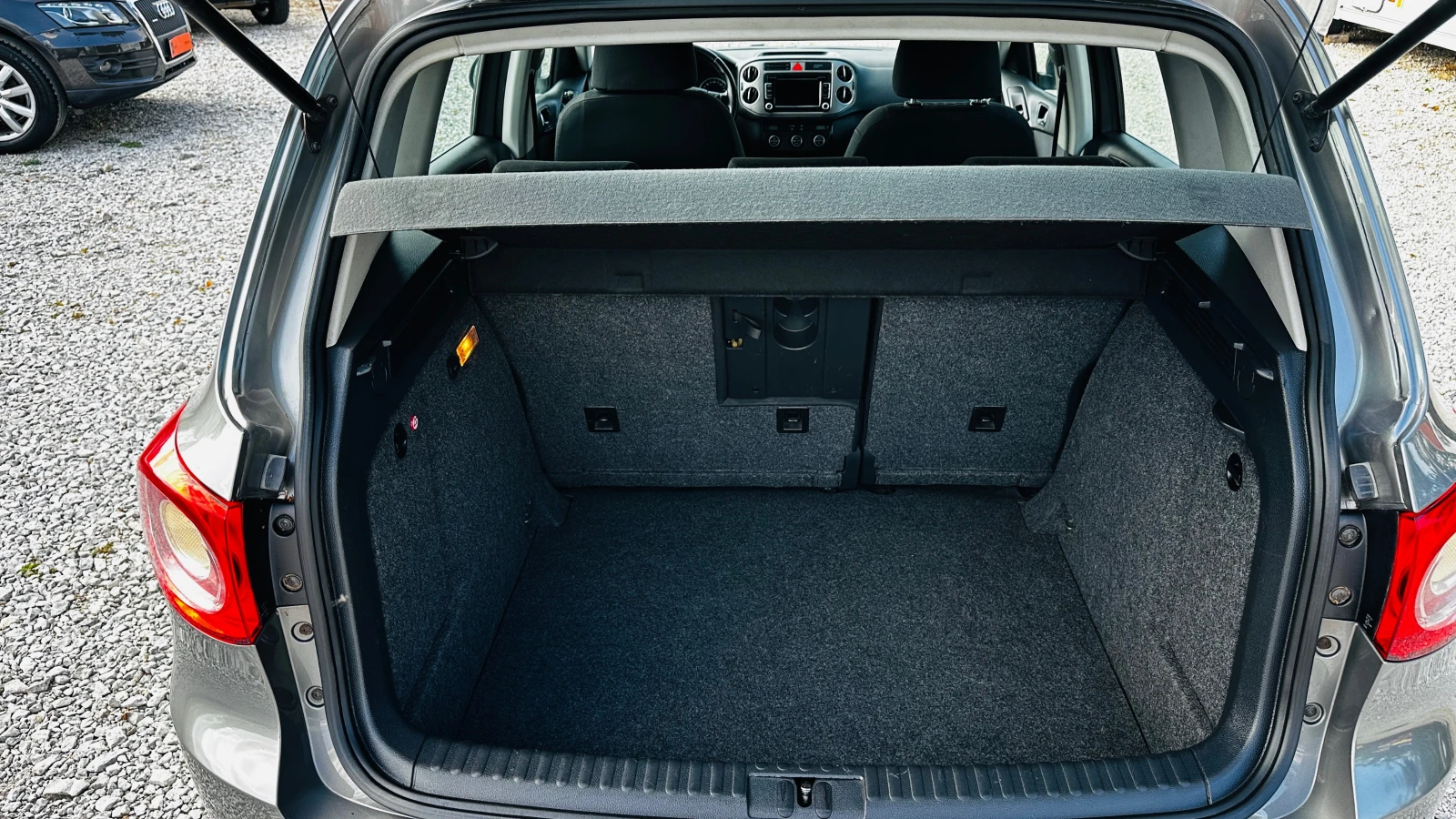 VW Tiguan 2.0tdi-4motion-Италия, снимка 12 - Автомобили и джипове - 55666043