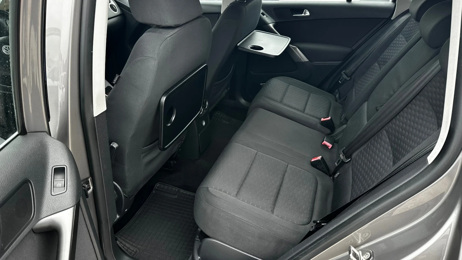 VW Tiguan 2.0tdi-4motion-Италия, снимка 8 - Автомобили и джипове - 55666043
