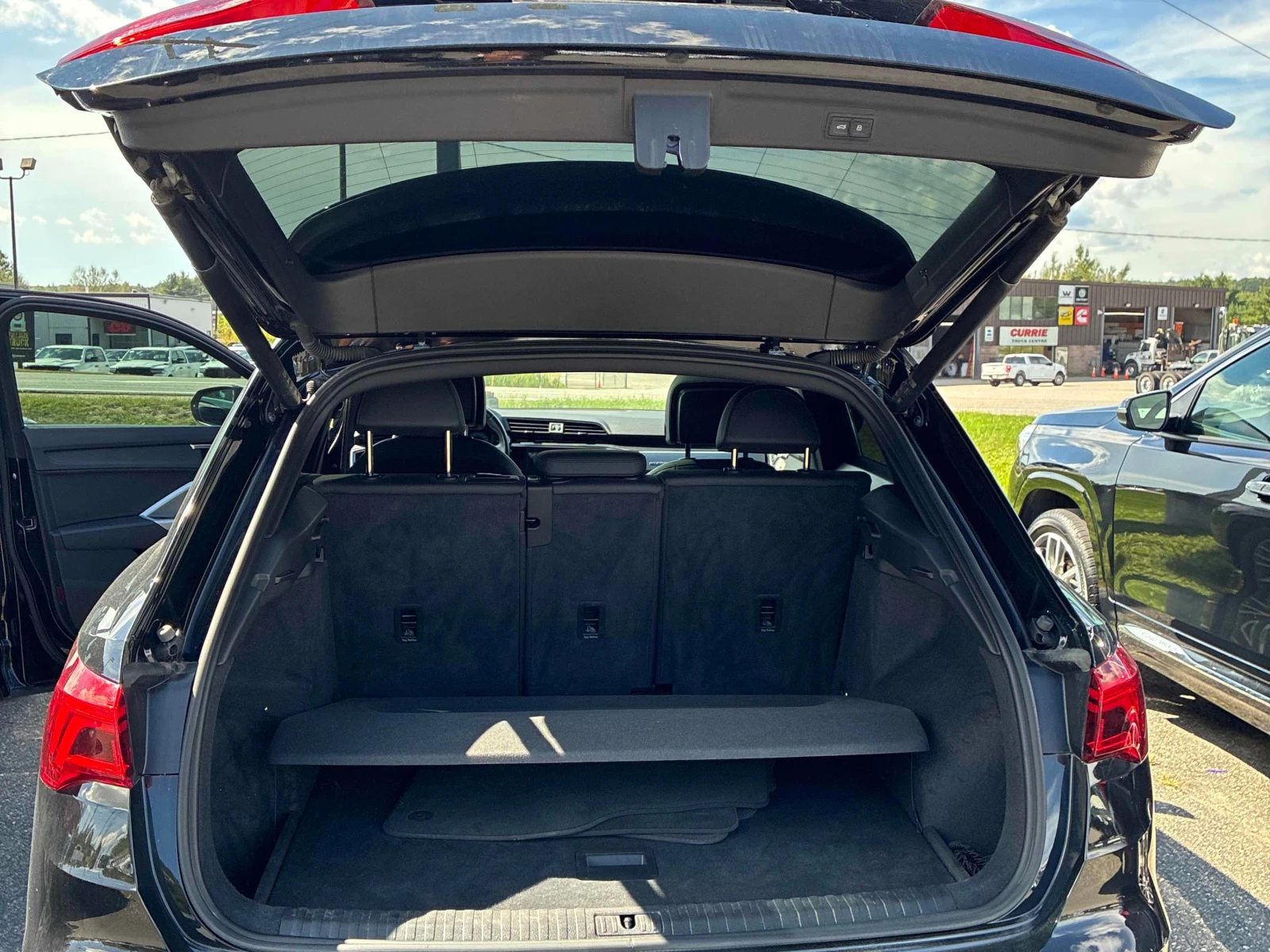 Audi Q3 * Komfort * CARFAX * ��� ������������ ������ | Mobile.bg � ����������� 13