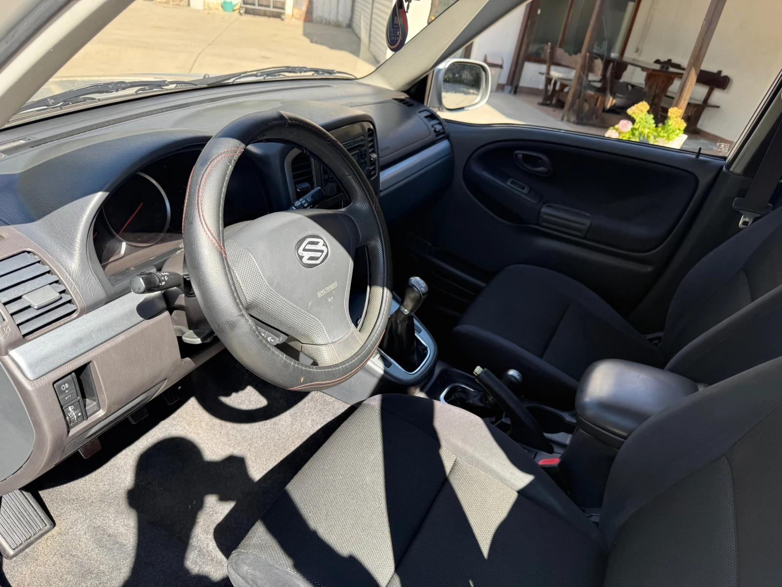 Suzuki Grand vitara 2.0i* ГАЗ* Facelift* , снимка 5 - Автомобили и джипове - 56210997