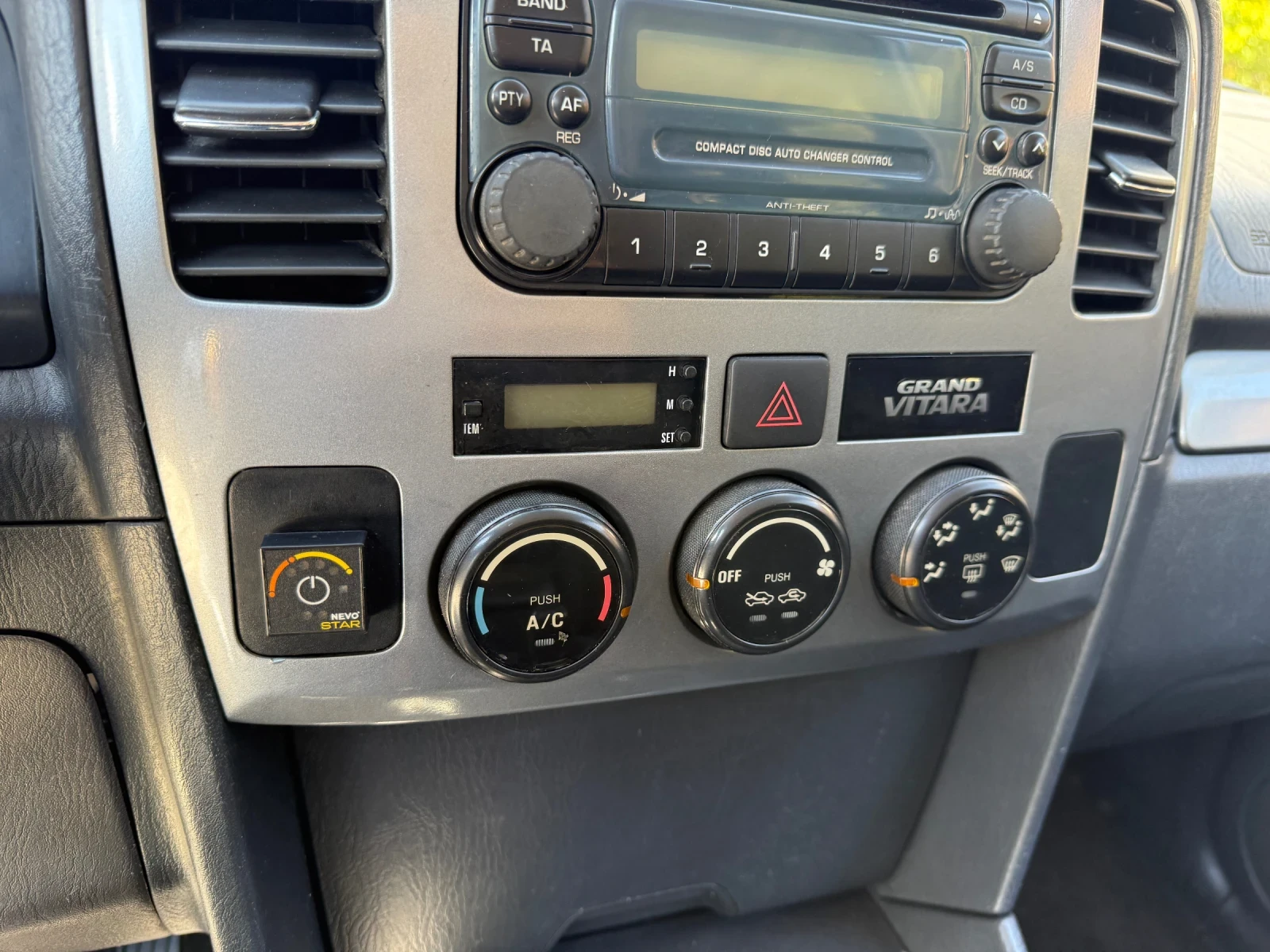 Suzuki Grand vitara 2.0i* ГАЗ* Facelift* , снимка 7 - Автомобили и джипове - 56210997