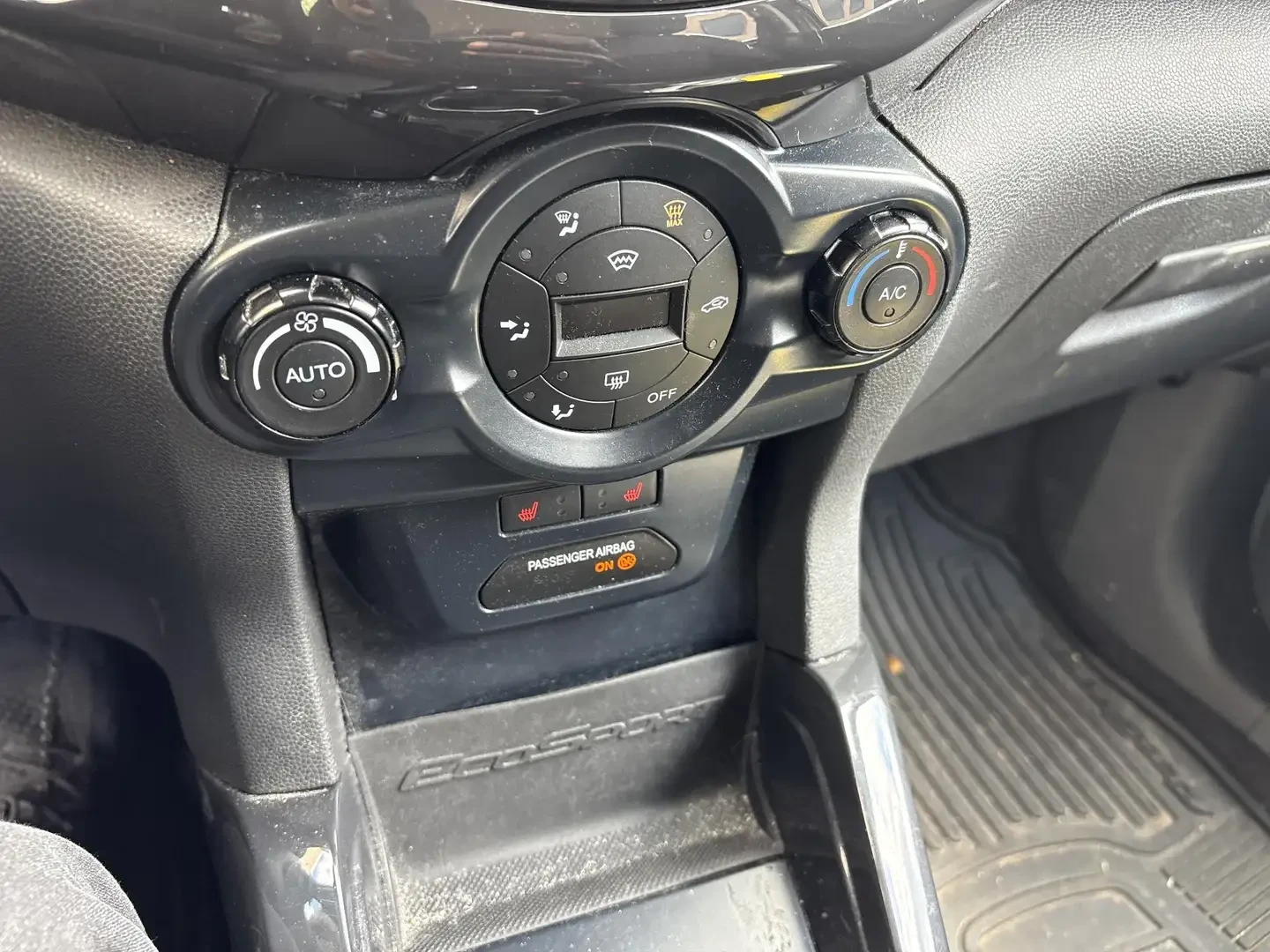 Ford EcoSport 1.0, снимка 13 - Автомобили и джипове - 56665255