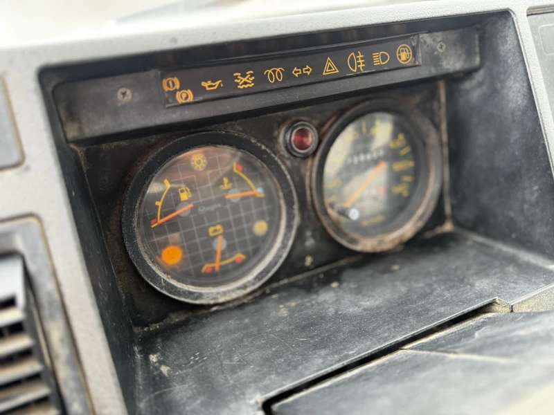 Nissan Trade 2.8D, снимка 11 - Бусове и автобуси - 52553677