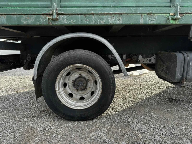 Nissan Trade 2.8D, снимка 13 - Бусове и автобуси - 52553677