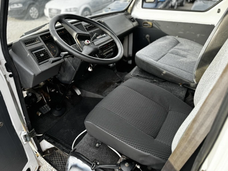 Nissan Trade 2.8D, снимка 15 - Бусове и автобуси - 52553677