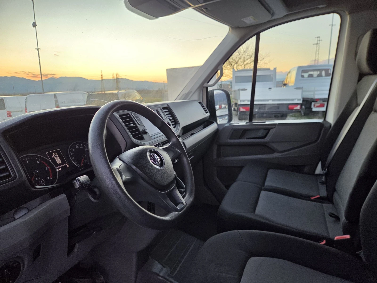 VW Crafter 2.0 TDI, Товаропътник, Климатик, Нави, ЕВРО 6 - изображение 9