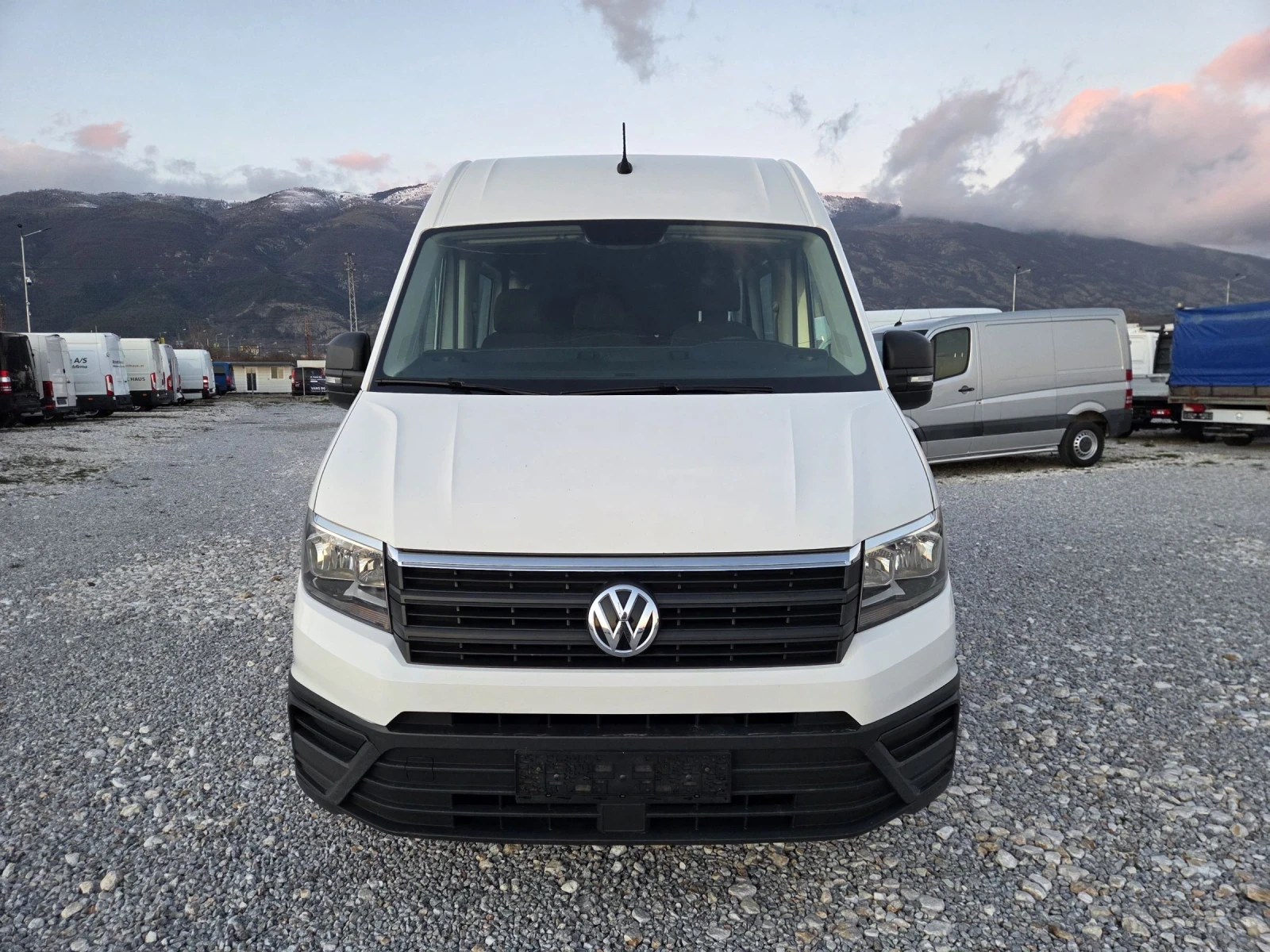 VW Crafter 2.0 TDI, Товаропътник, Климатик, Нави, ЕВРО 6 - изображение 8