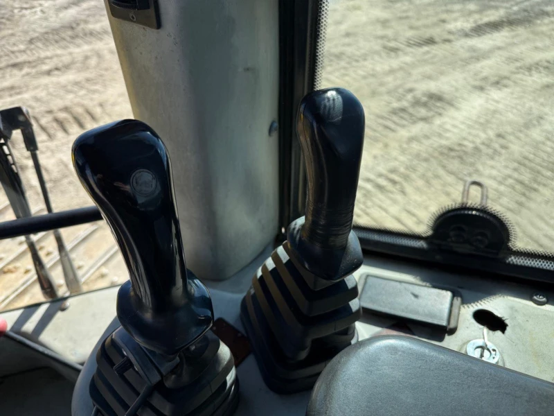 Булдозер New Holland D150, снимка 13 - Индустриална техника - 52297001