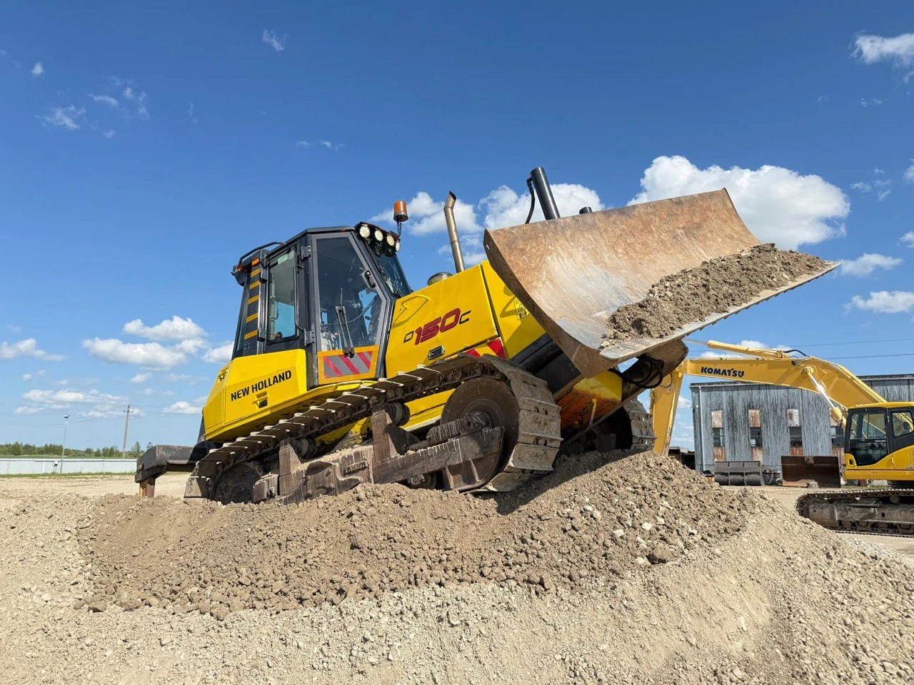 Булдозер New Holland D150, снимка 1