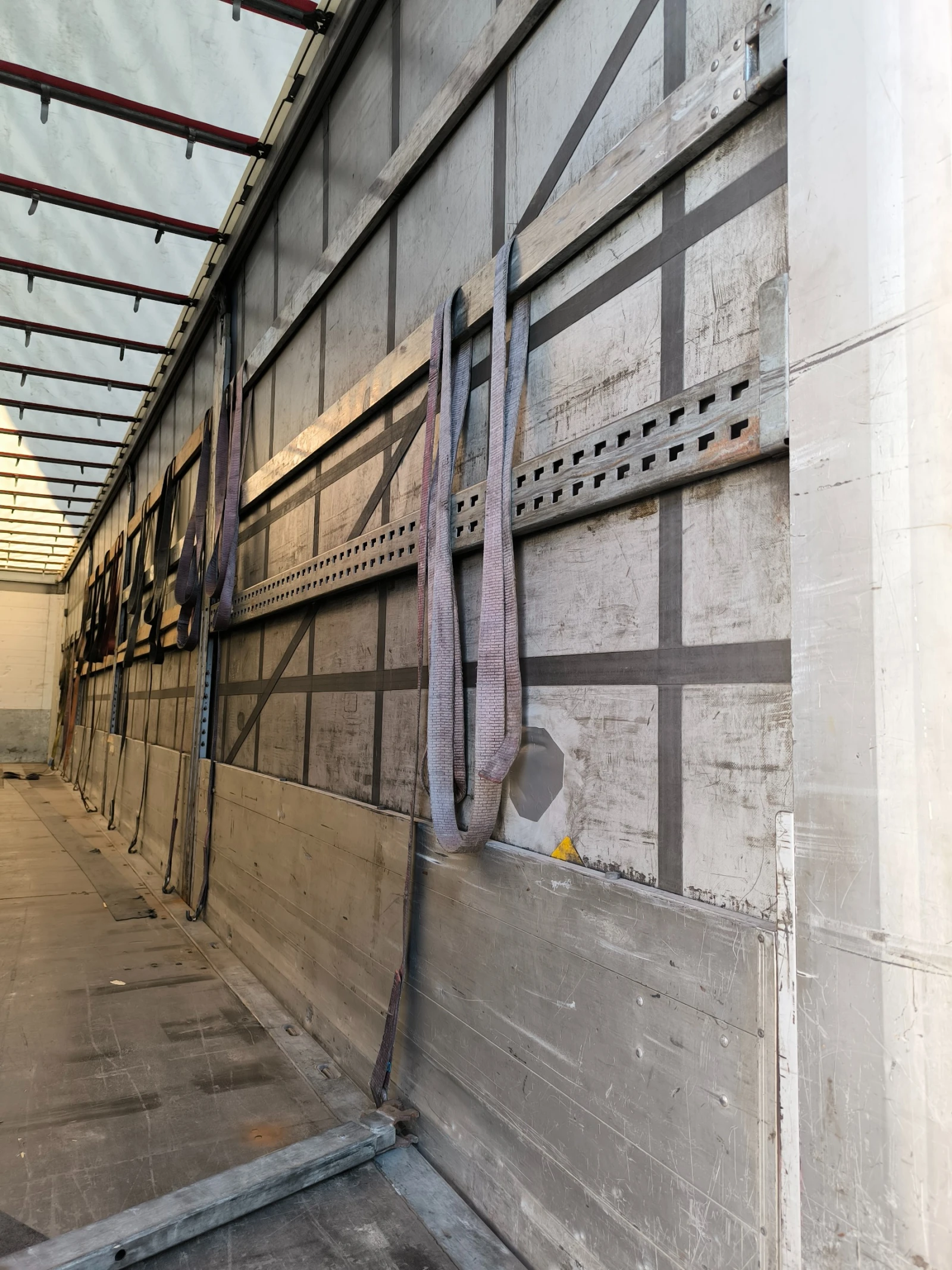  Schmitz  | Mobile.bg   7