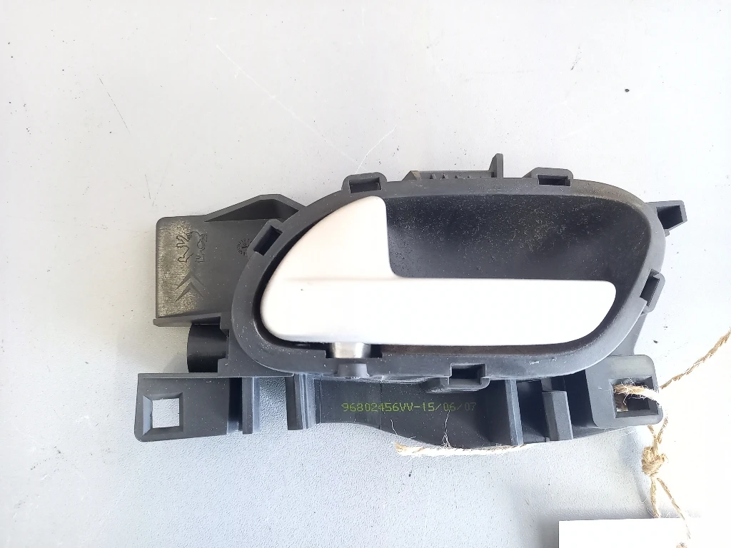 ������ ����� ����� ���� �������� ���� 207SW  | Mobile.bg � ����������� 1