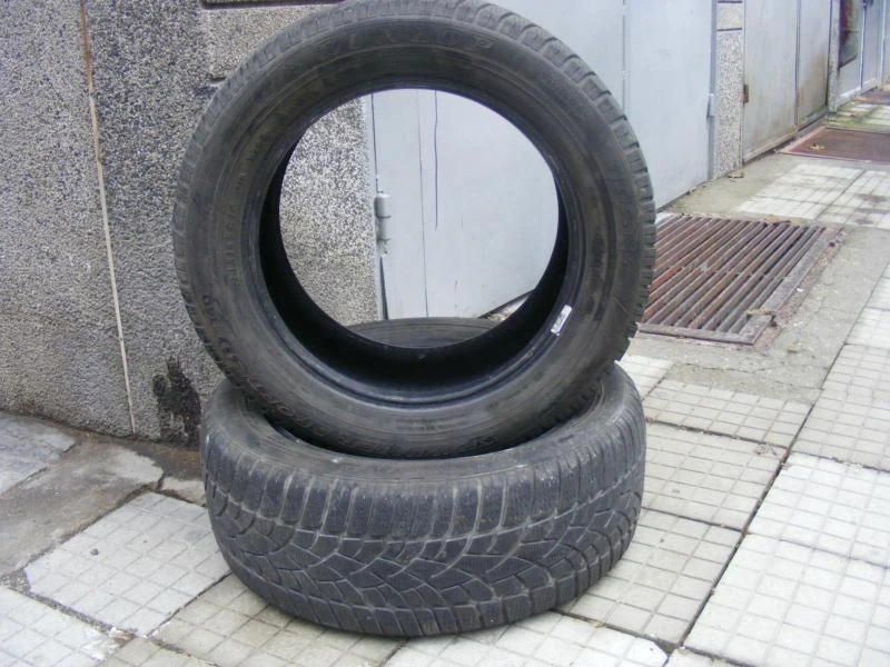 Гуми Зимни 215/55R16, снимка 1 - Гуми и джанти - 47383437