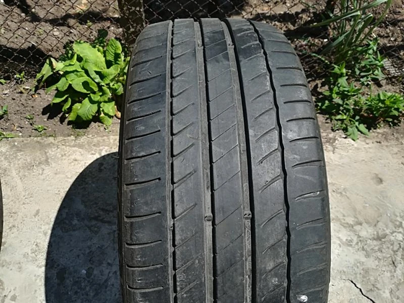 Гуми Летни 245/40R19, снимка 1 - Гуми и джанти - 21670285