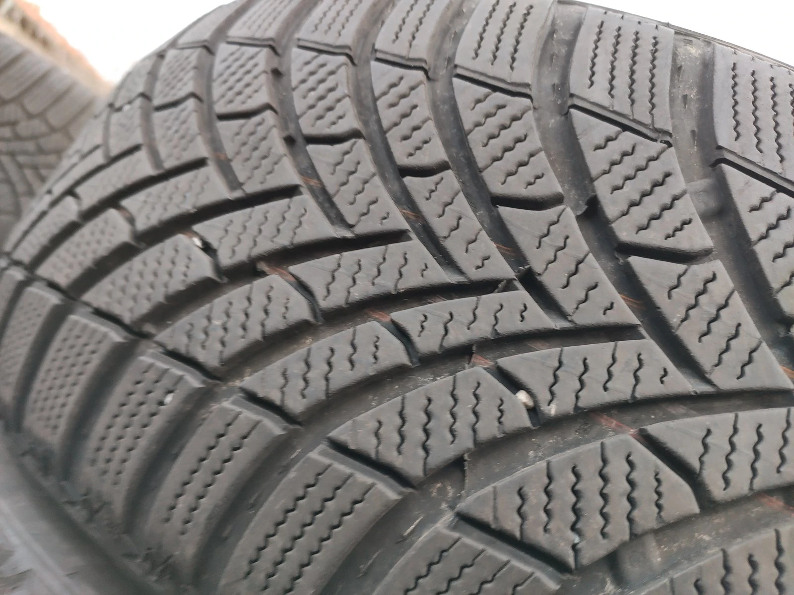 Гуми Зимни 225/55R18, снимка 3 - Гуми и джанти - 56735298