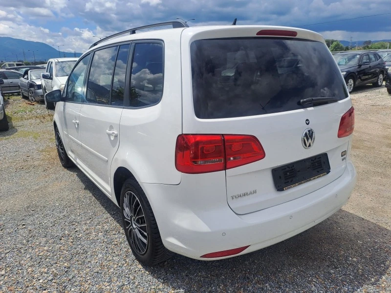 VW Touran 1.6 DSG, снимка 4 - Автомобили и джипове - 46397264