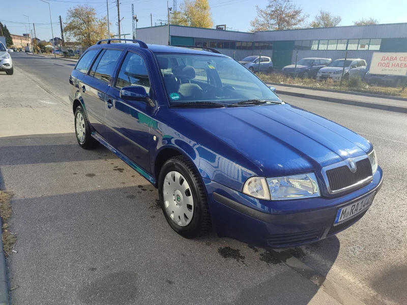 Skoda Octavia 1.6i, снимка 10 - Автомобили и джипове - 47863076