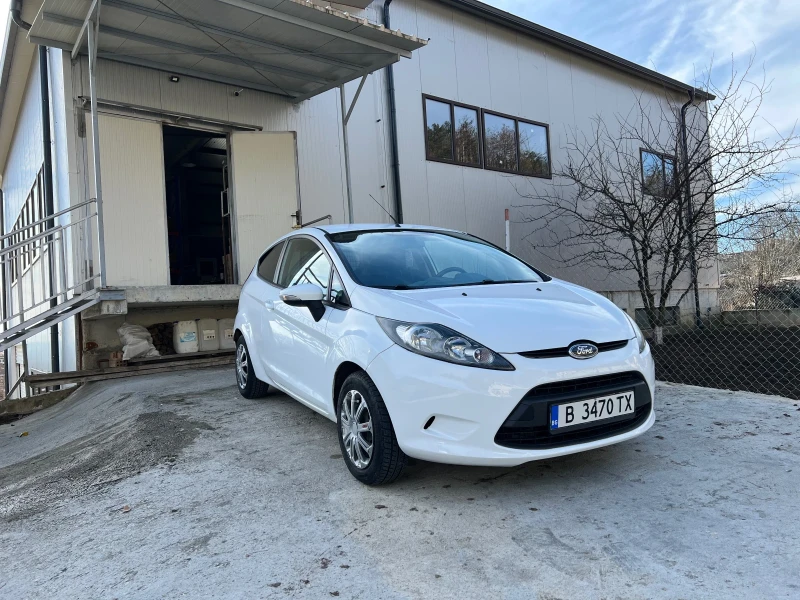 Ford Fiesta, снимка 1 - Автомобили и джипове - 48600143