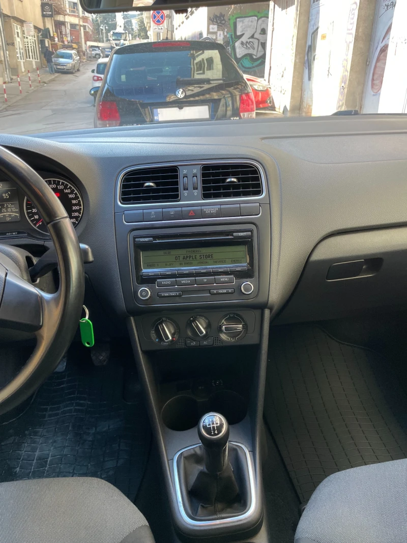 VW Polo 1.6 TDI, снимка 7 - Автомобили и джипове - 48801186