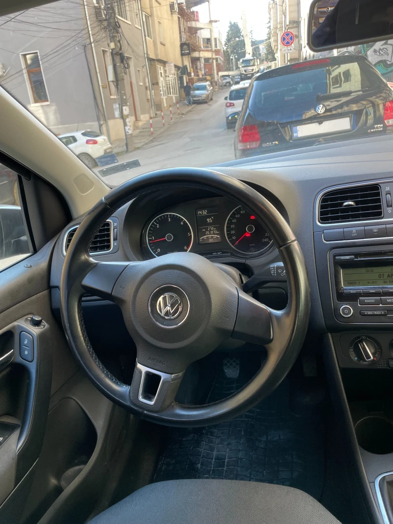 VW Polo 1.6 TDI, снимка 8 - Автомобили и джипове - 48801186