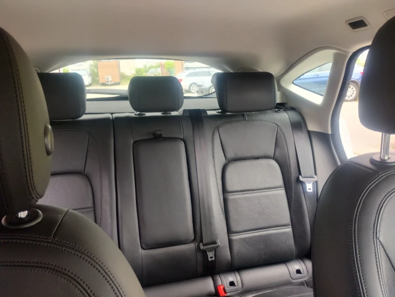 Jaguar E-pace Jaguar E-Pace 2.0D/Кожен салон/Промоция, снимка 10 - Автомобили и джипове - 52358250