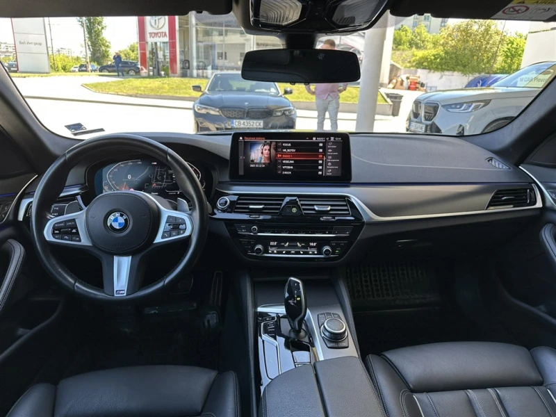 BMW 530 xDrive Touring, снимка 7 - Автомобили и джипове - 50166670