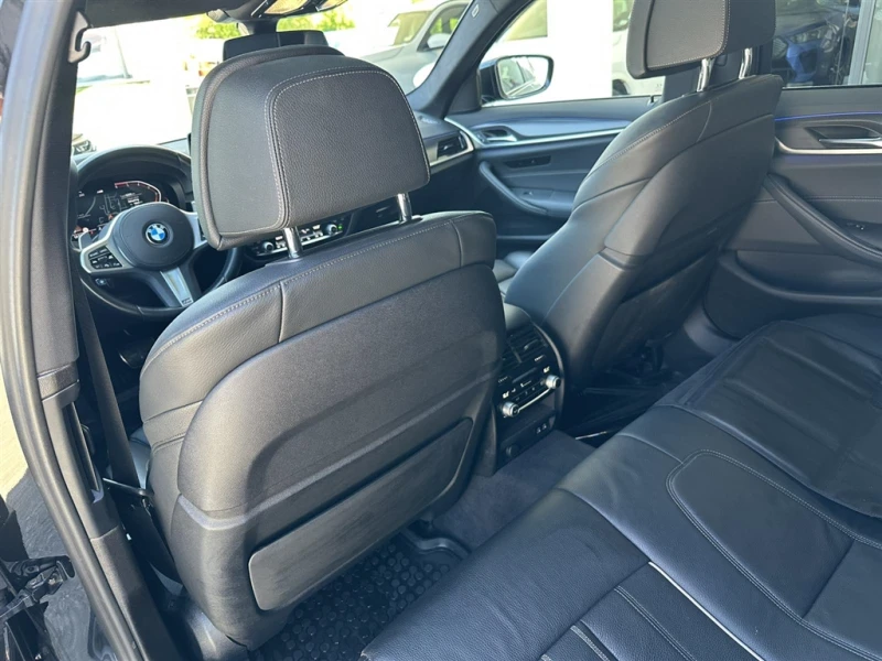 BMW 530 xDrive Touring, снимка 10 - Автомобили и джипове - 50166670