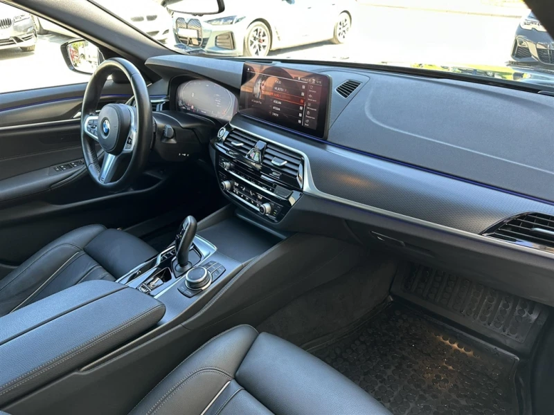 BMW 530 xDrive Touring, снимка 8 - Автомобили и джипове - 50166670