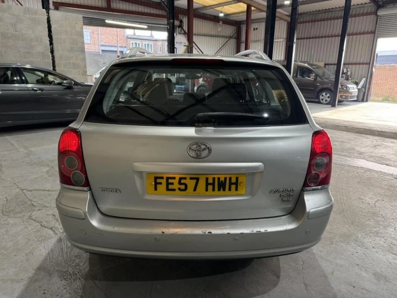 Toyota Avensis, снимка 2 - Автомобили и джипове - 50995928