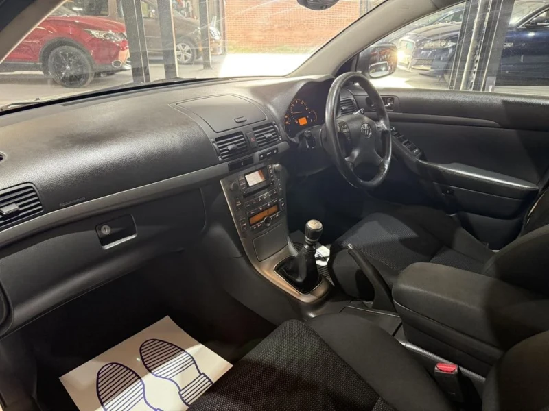 Toyota Avensis, снимка 5 - Автомобили и джипове - 50995928