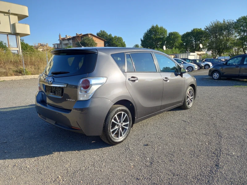 Toyota Verso 6+ 1 места, снимка 4 - Автомобили и джипове - 51606732