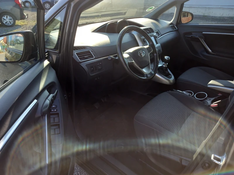 Toyota Verso 6+ 1 места, снимка 13 - Автомобили и джипове - 51606732