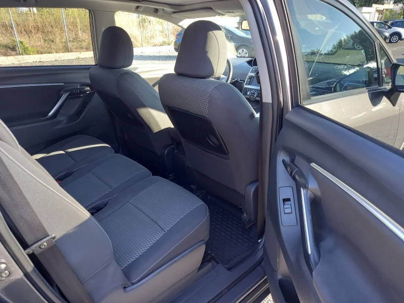 Toyota Verso 6+ 1 места, снимка 10 - Автомобили и джипове - 51606732