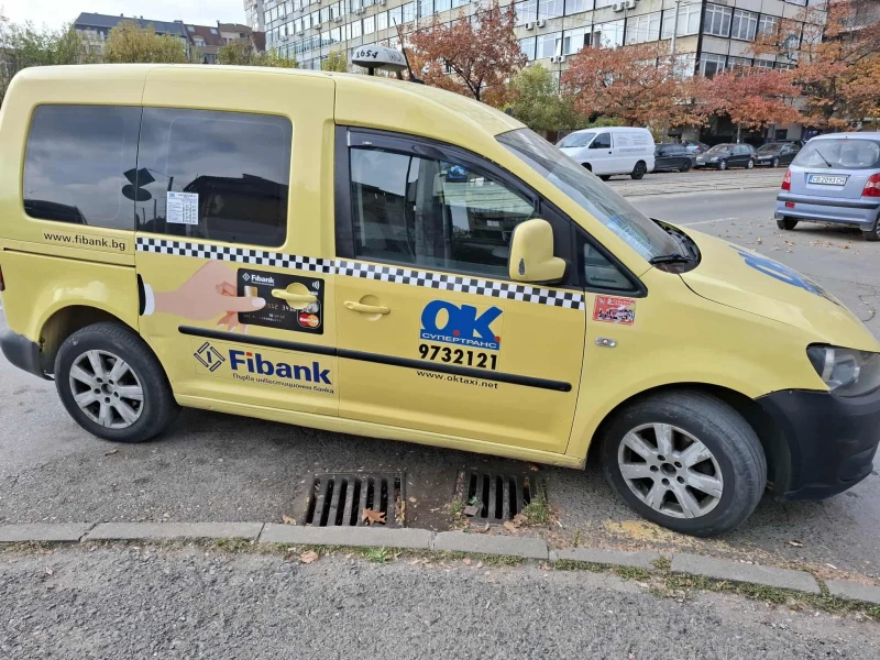 VW Caddy, снимка 4 - Автомобили и джипове - 52418675