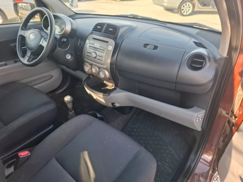 Subaru Justy 1.0 Бензин, снимка 14 - Автомобили и джипове - 53024204