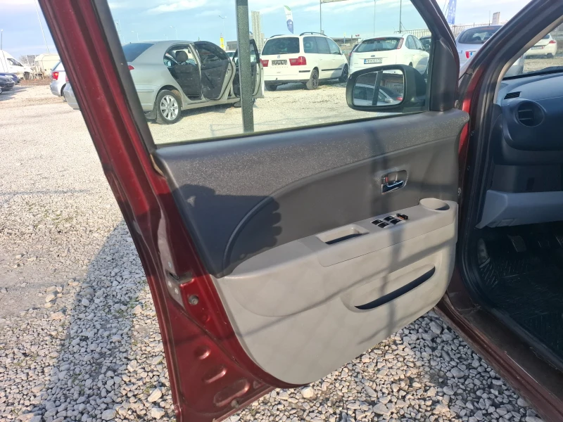 Subaru Justy 1.0 Бензин, снимка 8 - Автомобили и джипове - 53024204