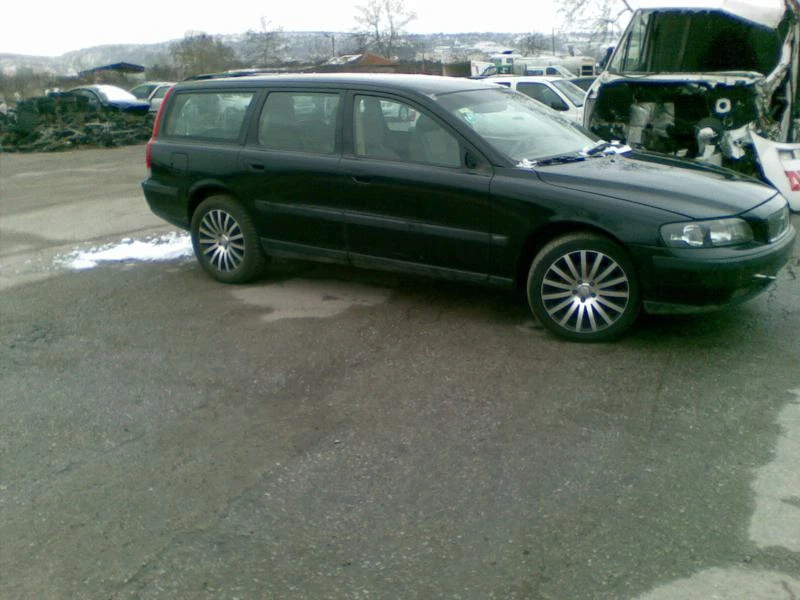 Volvo V70 2.4 D5  - изображение 2